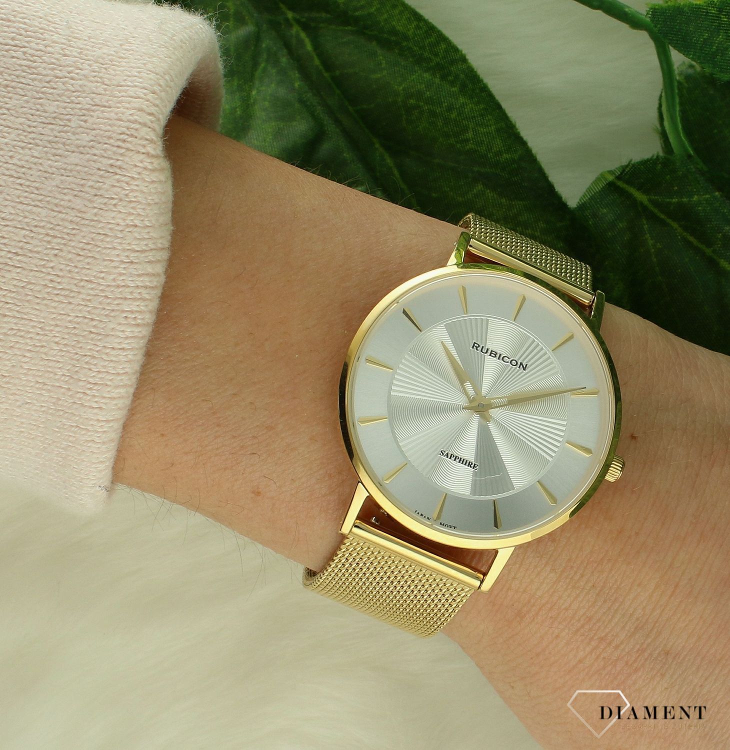 Zegarek damski Rubicon złoty z szafirowym szkłem RNBD76 złoty-srebrny-promienie. Zegarek damski na bransolecie. Zegarek damski Rubicon z indeksami. Zegarek damski biżuteryjny Rubicon. Elegancki zegarek w złotym kolorze na prezent..jpg